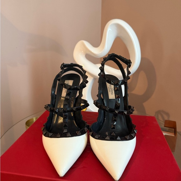 Valentino Black and White Rockstud Heels 40 - Picture 4 of 9